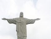 Lietuvos verslininkų grupė prie Kristaus skulptūros Rio de Ženeire.