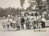 Kad BAM-e netrūko romantikos, o lietuviai sėkmingai kūrė šeimas, rodo ši “LieBAMstatybos” vaikų darželio nuotrauka, kurioje – statytojų iš Lietuvos vaikai.