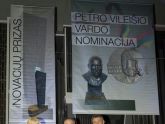 Nominacijos „Sėkmingai dirbanti įmonė 2014" įteikimo ceremonija. E. Černulis viduryje. (Asmeninio archyvo nuotr.)