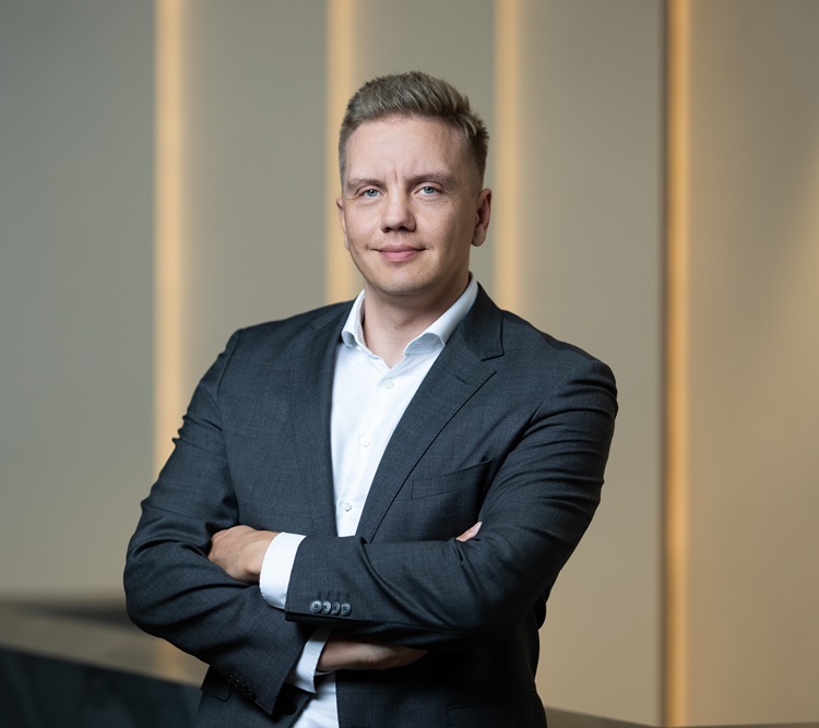 Julius Ivaška, Urbo bankas