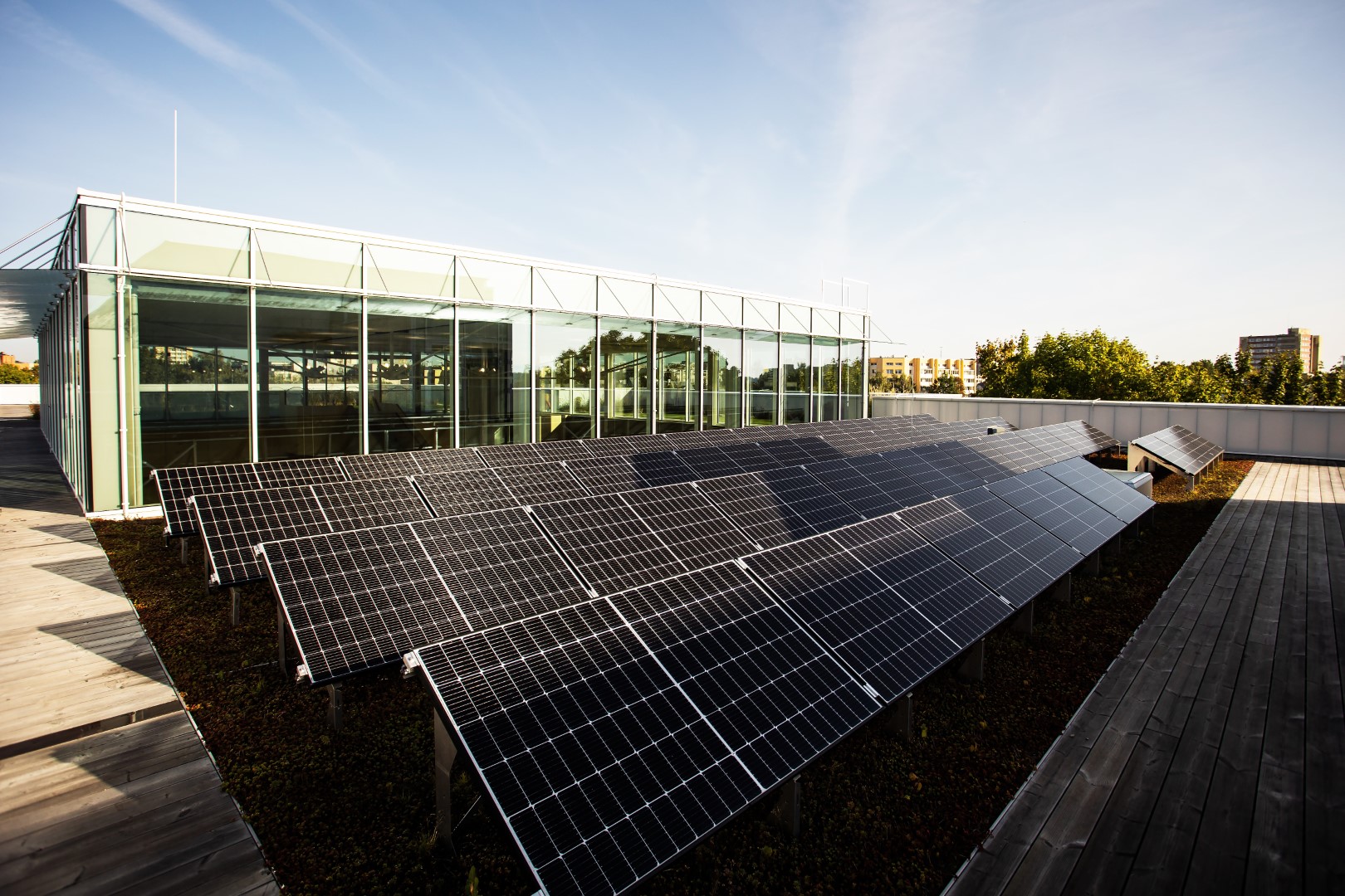 Saulės baterijos ant M-Lab stogo, KTU